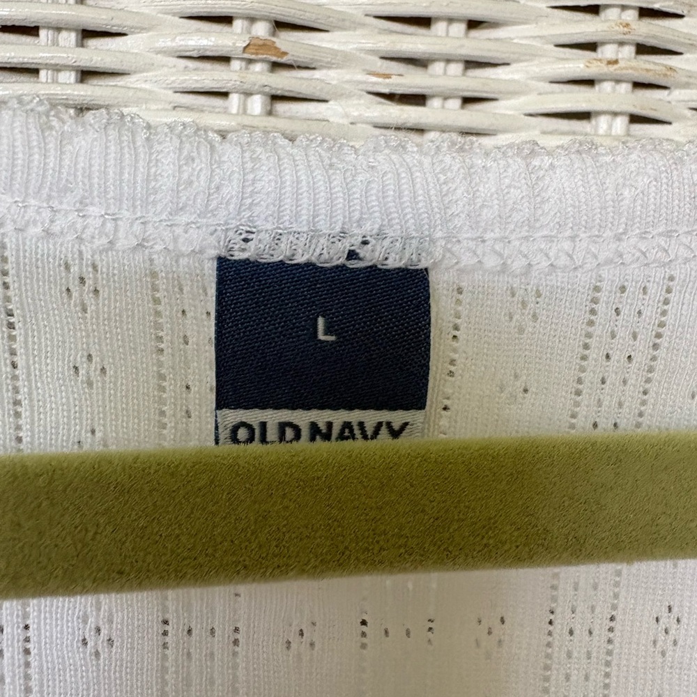 Old Navy White Short Sleeve Scoop Neck Ribbed Tee - Picture 2 of 3